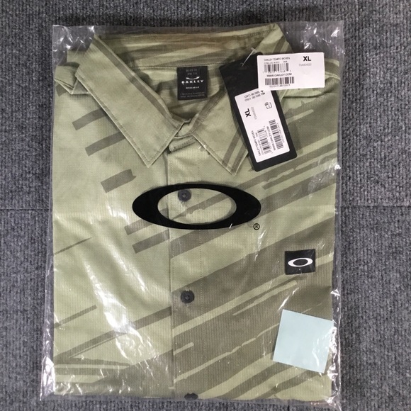 Oakley Other - Oakley Tempo woven button down short sleeve shirt men’s size XL NWT